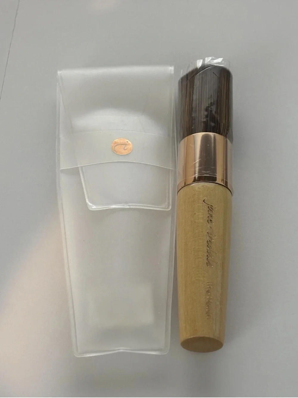 jane iredale The Handi Brush — Cream Handle